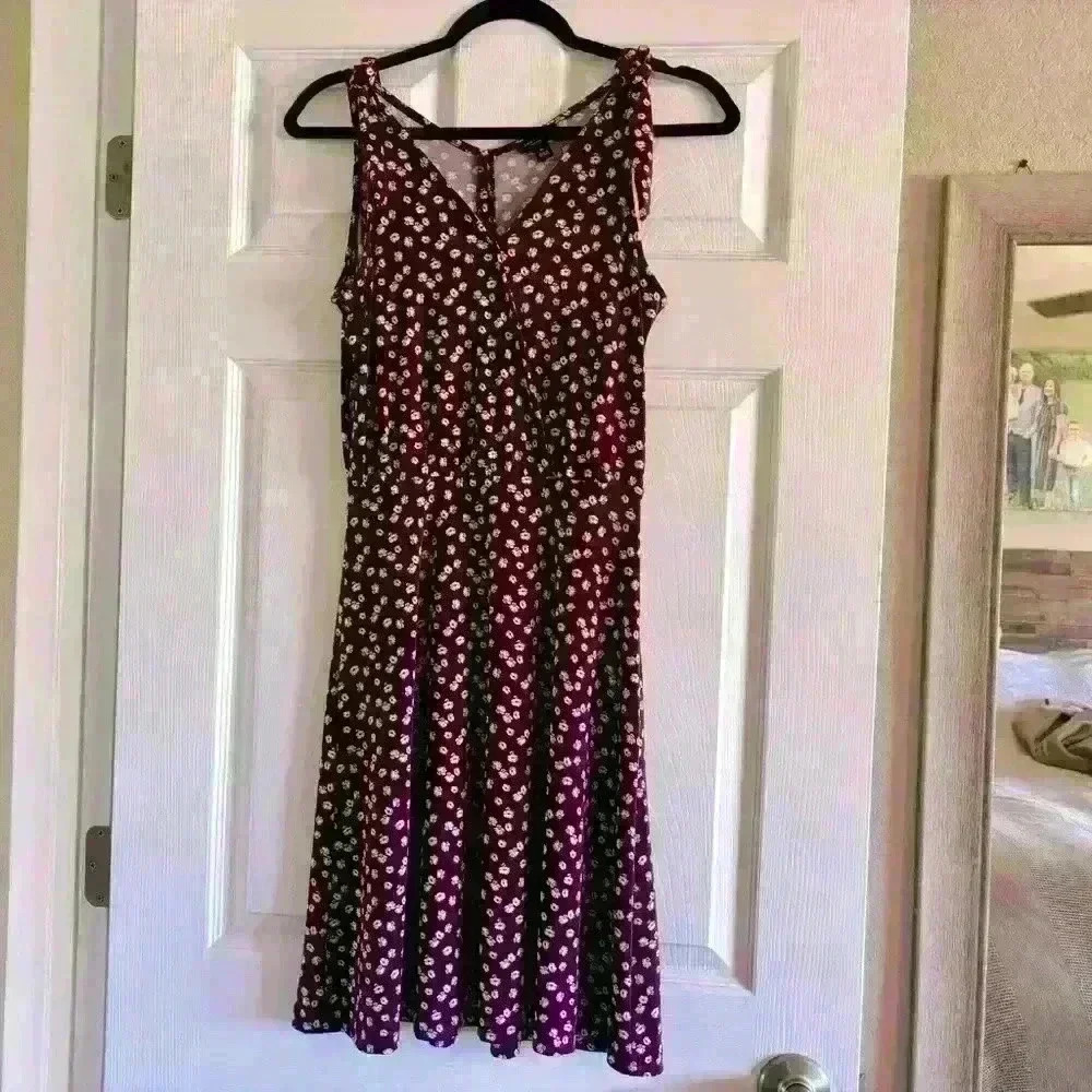 ANN TAYLOR Stretch Knit Maroon and White Romantic Floral Tie Strap Swing Dress